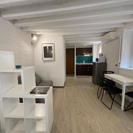Travi E Grigio Studio Maddalena - Genovainrelax Apartment ภายนอก รูปภาพ